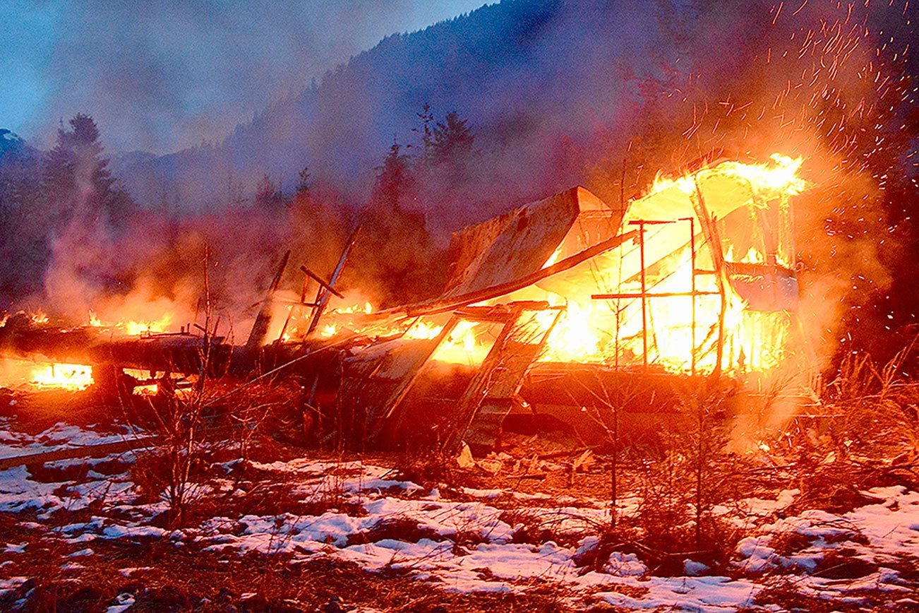 Arson suspected in mobile home fire near Port Angeles