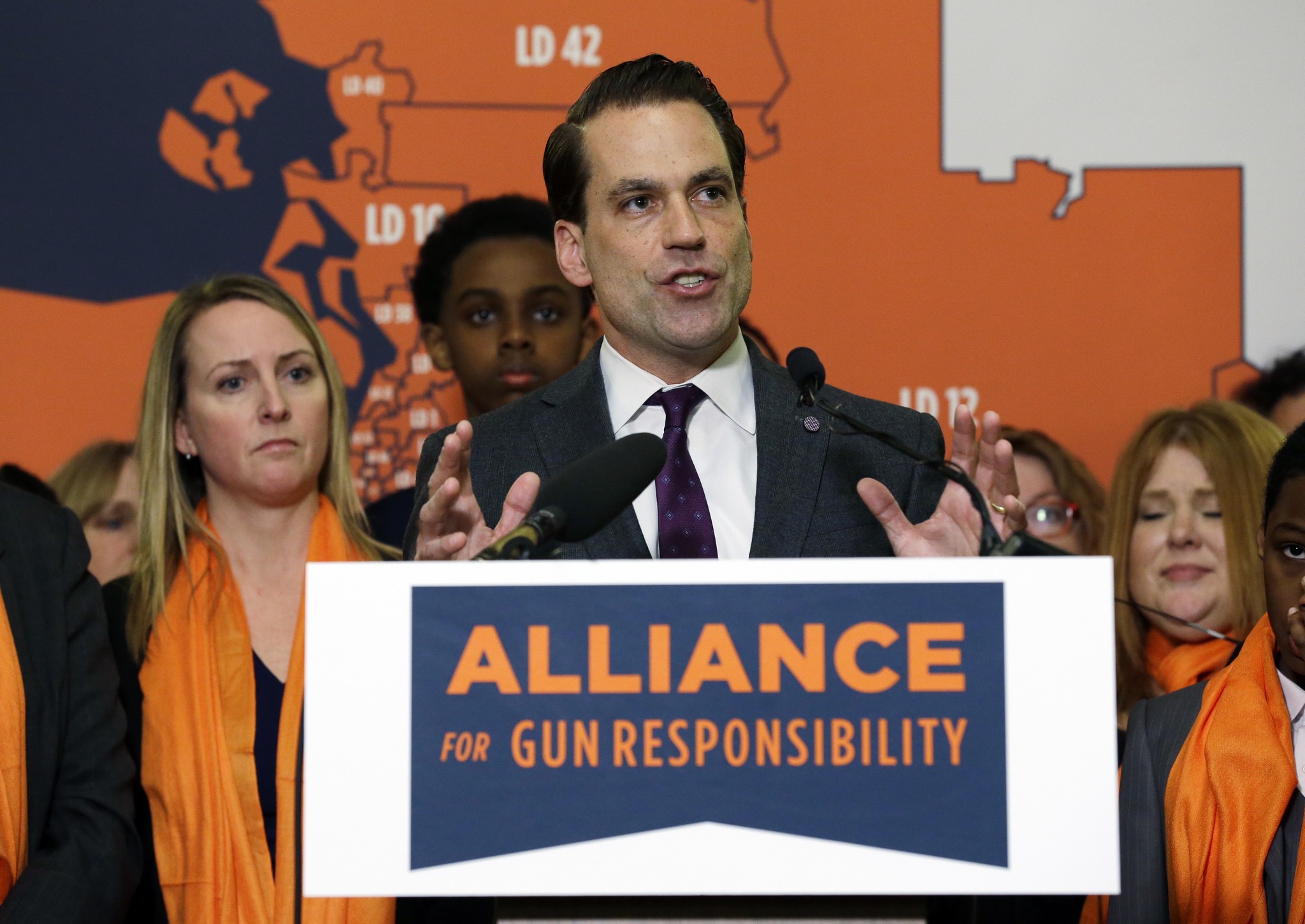 Lawmakers, Inslee push for more statewide gun measures