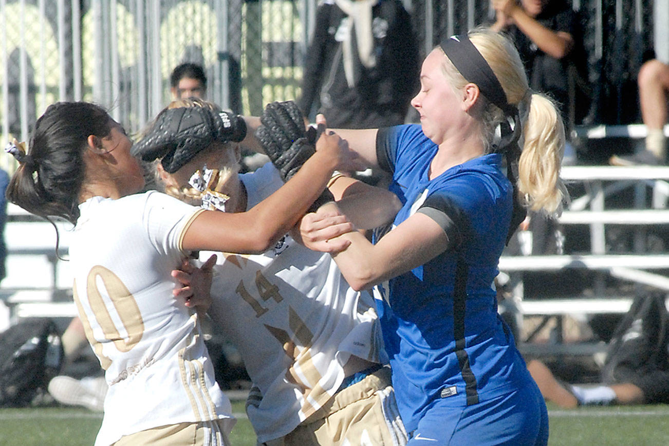 WOMEN’S SOCCER: Peninsula erupts for 13 goals, drill second-place Edmonds