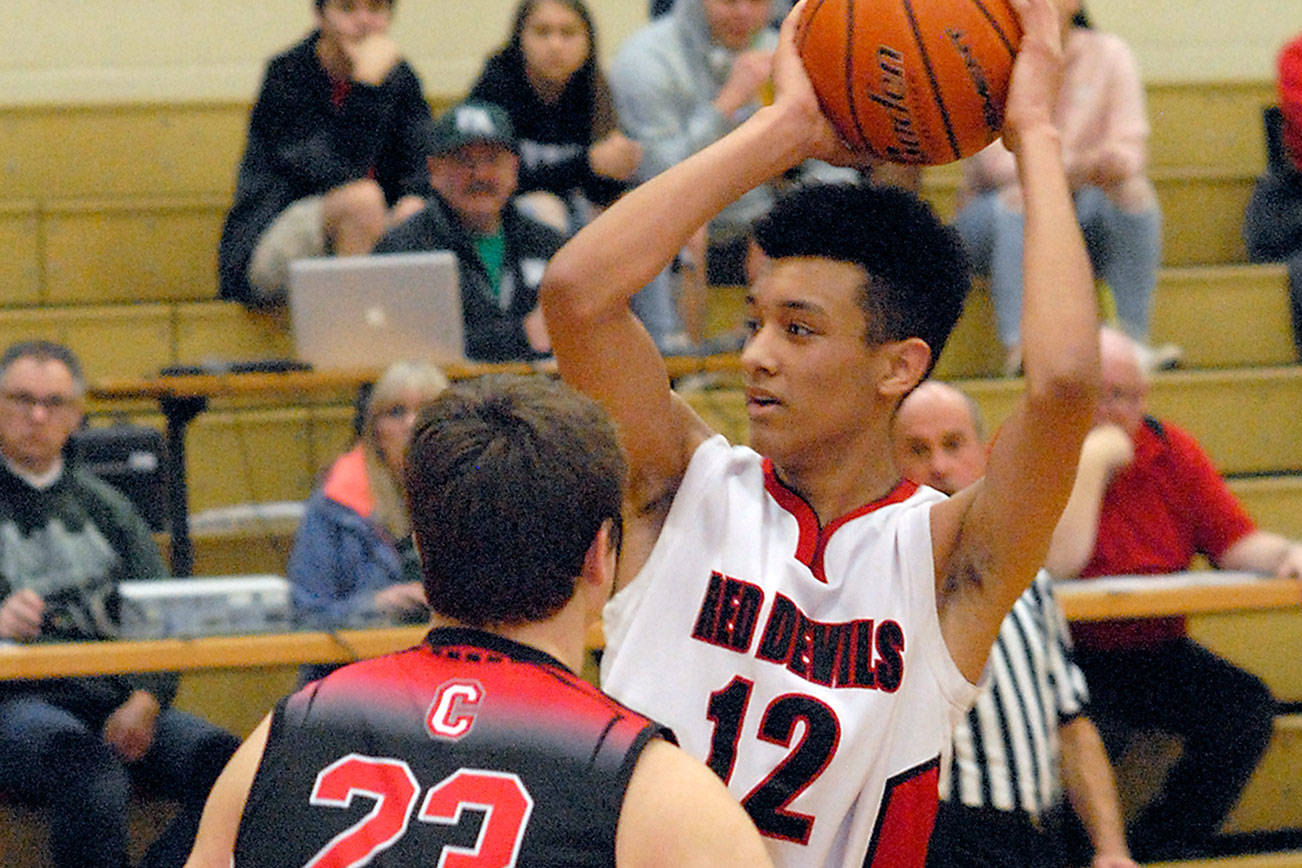 PREP BASKETBALL: Red Devils hang on against Crosspoint