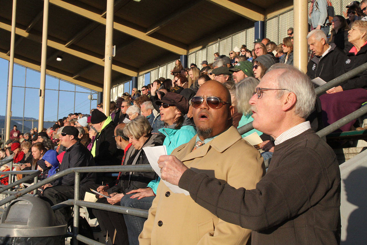 Dave Logan/for Peninsula Daily News