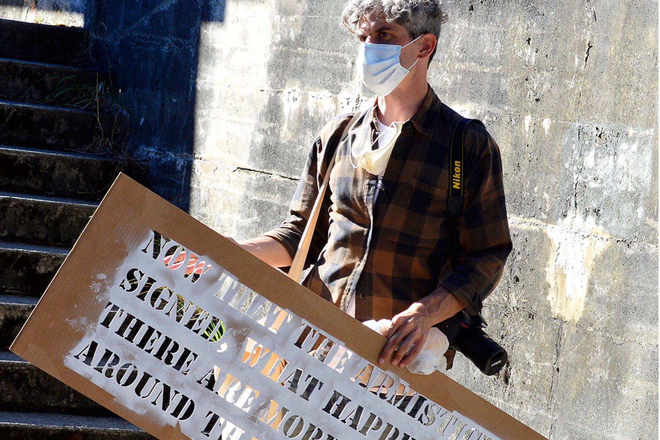 Walls speak at Fort Worden