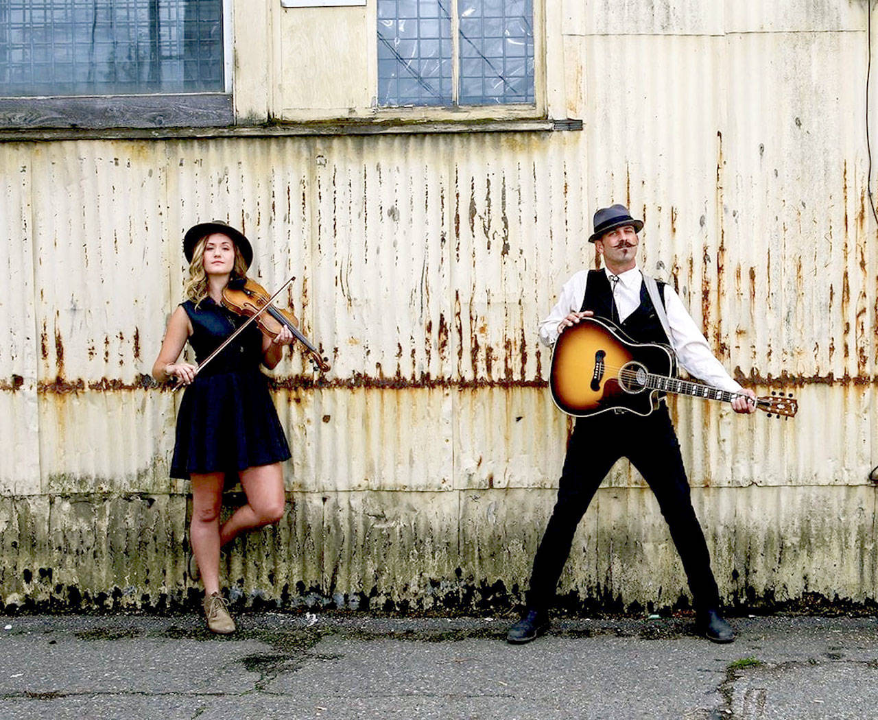 The Crushwater duo — Chandra Johnson and Scott Sullivan — will give an “In Living Room” concert online today.