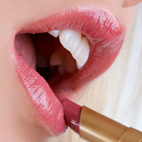 Stop your lip gloss escaping