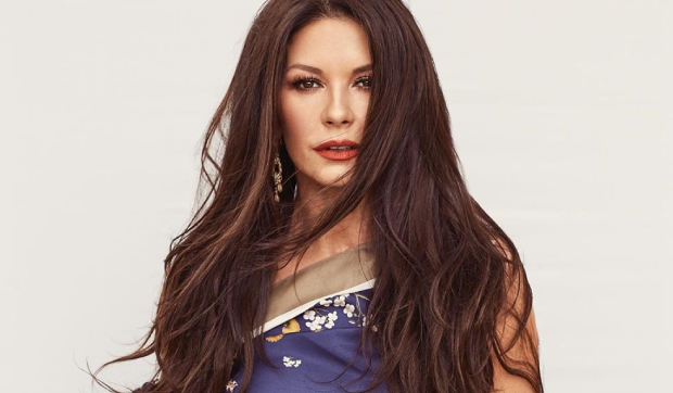 Catherine Zeta-Jones debuts a much shorter haircut