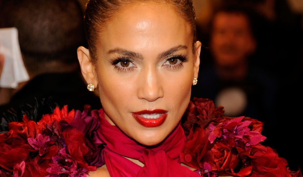 5 Mascara Application Tips To Avoid Clumpy Lashes