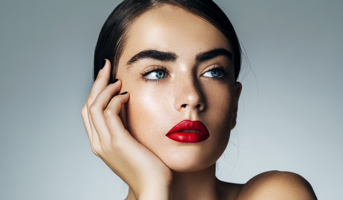 10 mascara struggles that every girl can relate to