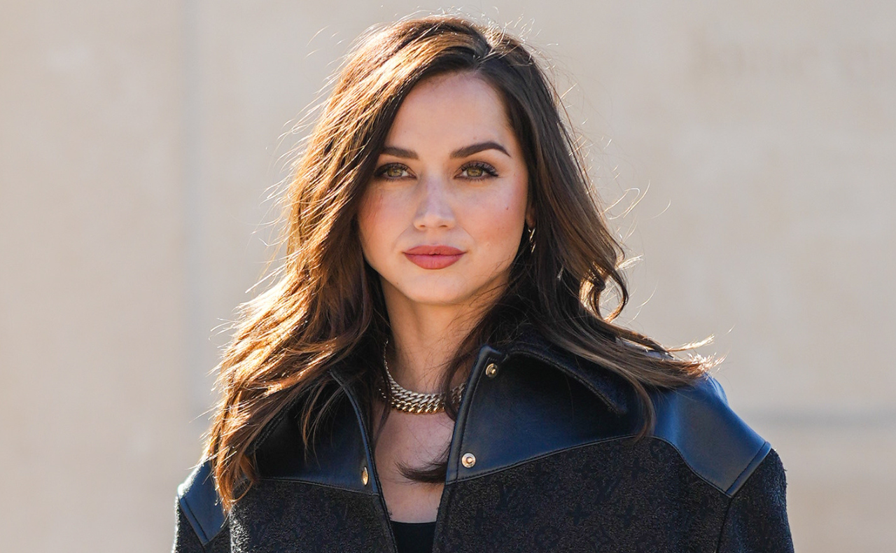 how to curl hair with straightener