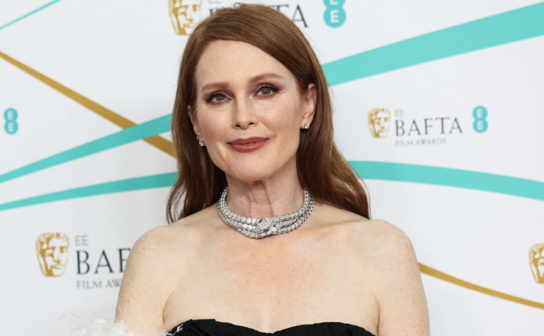 This Dupe For Julianne Moore’s Favourite Concealer Is Currently $12 At Priceline