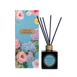 Reed Diffuser in Celebration Pine