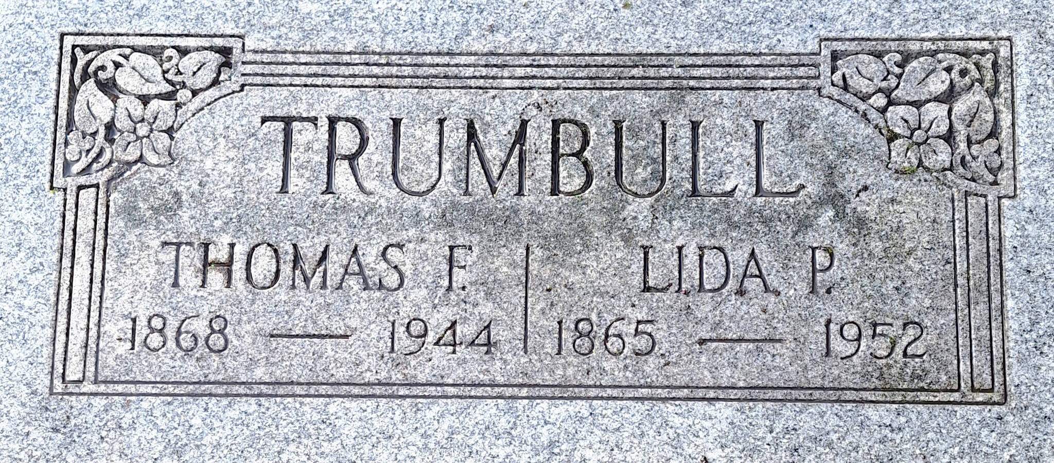 Photo by John McNutt
The grave of Thomas and Lida Trumbull.