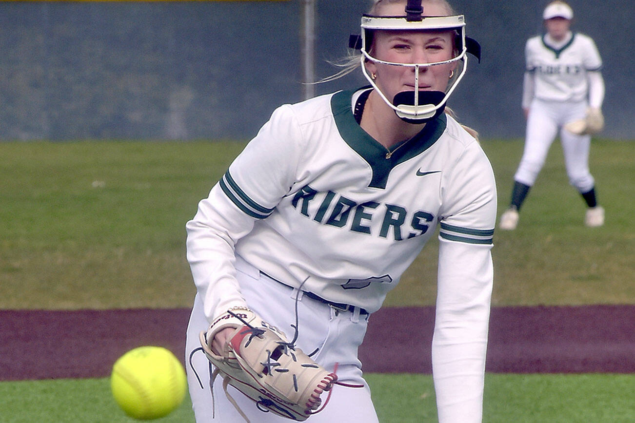 KEITH THORPE/PENINSULA DAILY NEWS
Port Angeles pitcher Heidi Leitz throws in the first inning against Liberty on Friday at Volunteer Field.