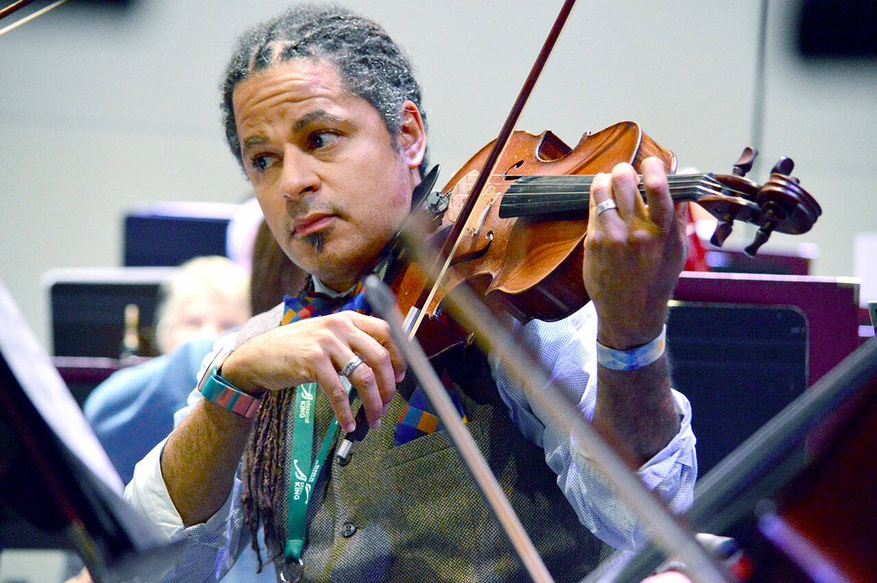 Violist Tyrone Beatty of Sequim will join more than 80 musicians in the Port Angeles Symphony’s Family Concert on Saturday. (Diane Urbani de la Paz)